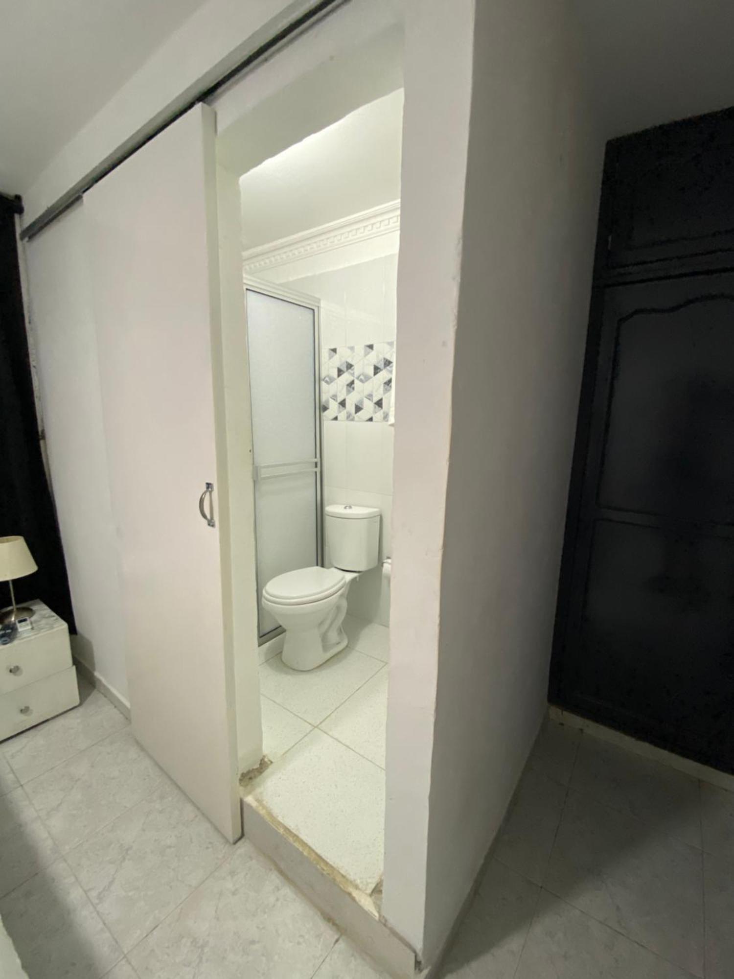 Habitación Independiente Cerca Al Aeropuerto 3 Pensión Cartagena