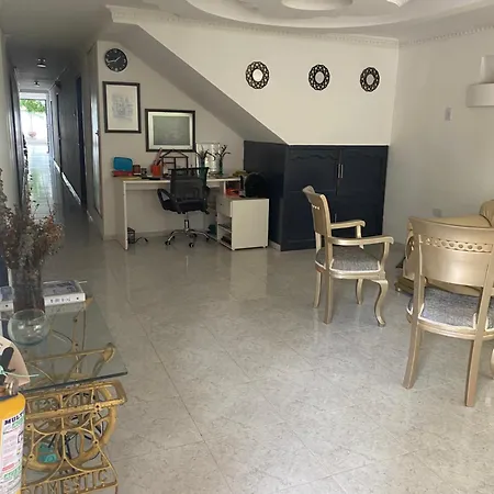 Habitación Independiente Cerca Al Aeropuerto 3 * Cartagena