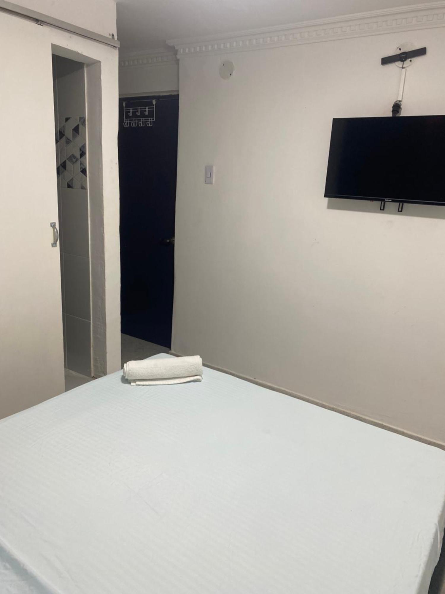 Habitación Independiente Cerca Al Aeropuerto 3 * Cartagena