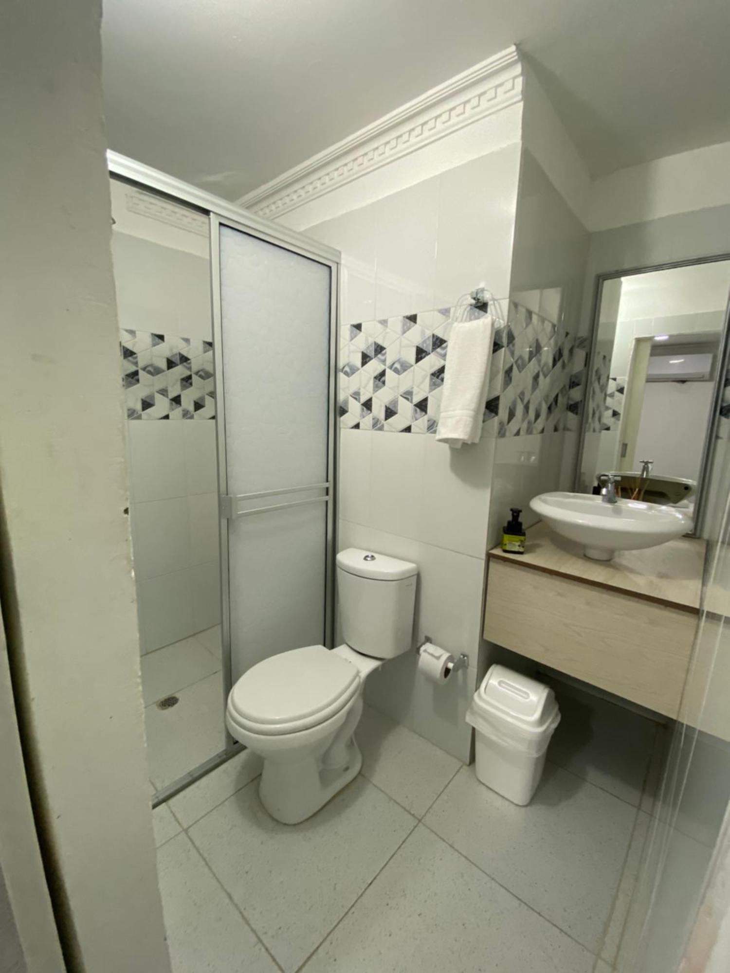 Habitación Independiente Cerca Al Aeropuerto 3 Pensión *